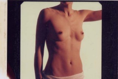 32-bellybuttongirlnotoothpaste